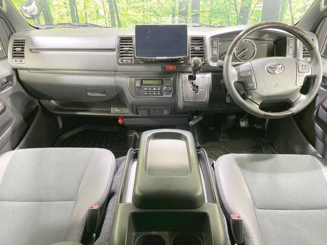 TOYOTA HIACE van 4WD 2024