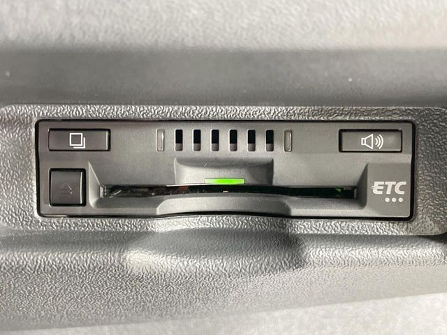 TOYOTA HIACE van 4WD 2024