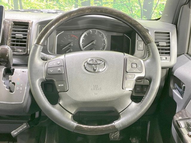 TOYOTA HIACE van 4WD 2024