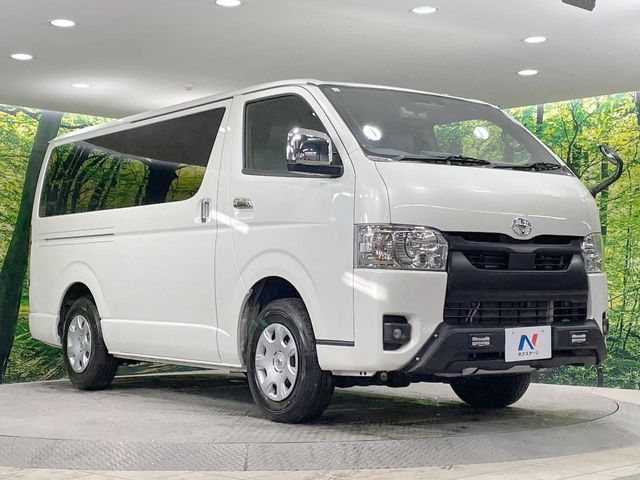 TOYOTA HIACE van 4WD 2024