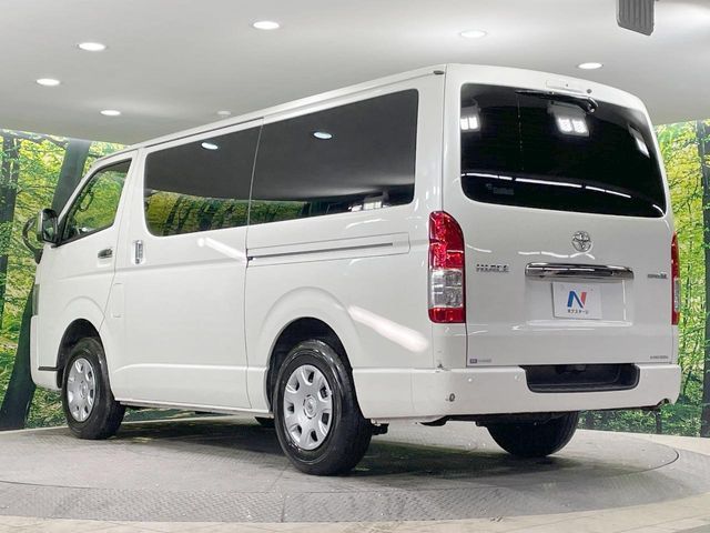 TOYOTA HIACE van 4WD 2024