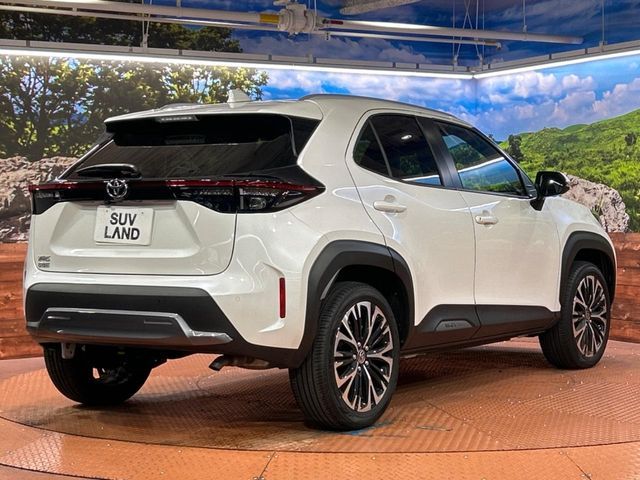 TOYOTA YARIS CROSS 2025