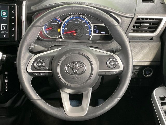 TOYOTA ROOMY 2023