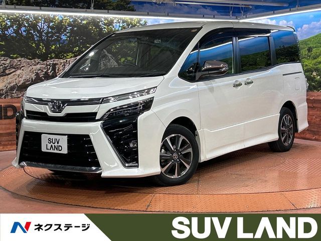 TOYOTA VOXY 2021