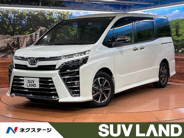 TOYOTA VOXY 2021
