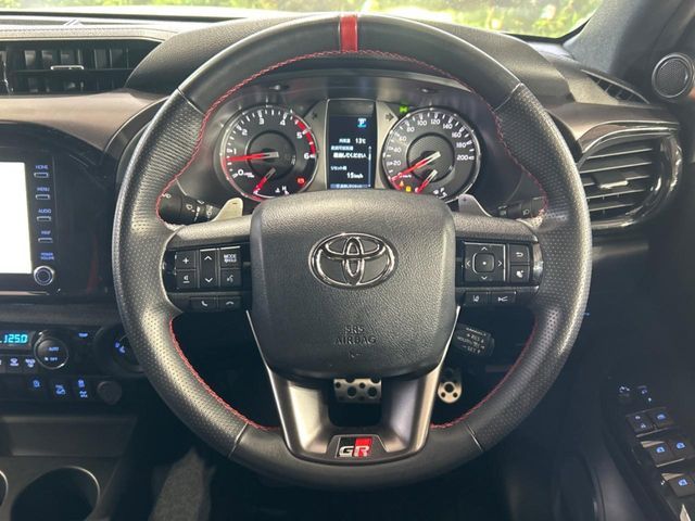 TOYOTA HILUX 4WD 2023