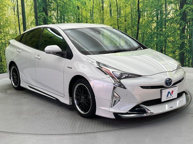 TOYOTA PRIUS 2017