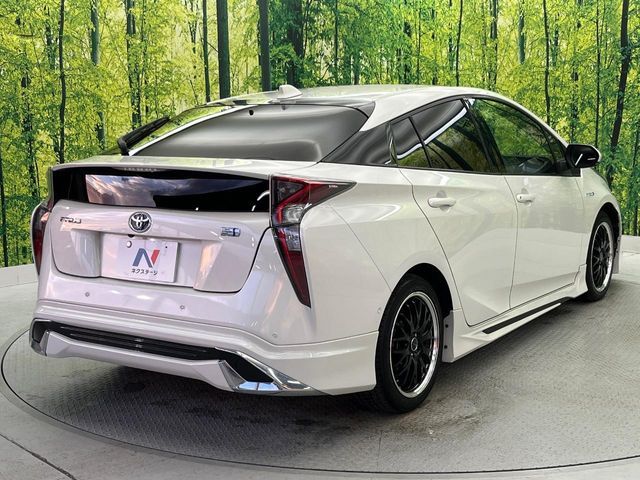 TOYOTA PRIUS 2017