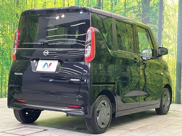 NISSAN ROOX 2024