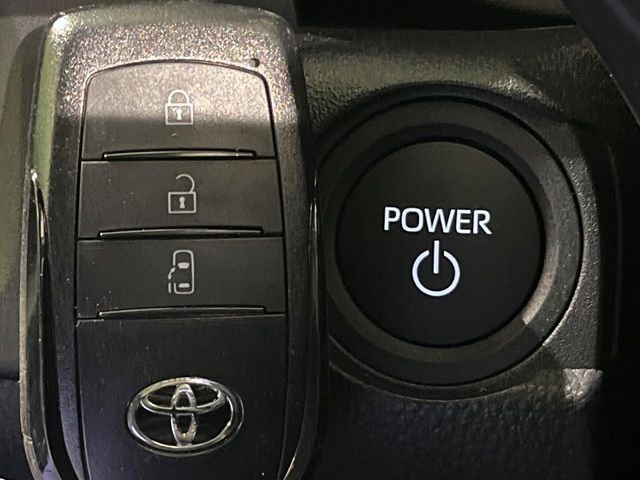 TOYOTA SIENTA HYBRID 2025