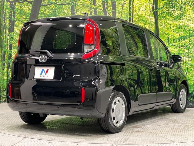 TOYOTA SIENTA HYBRID 2025