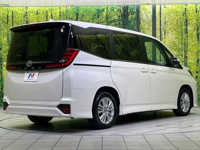 TOYOTA NOAH 2024