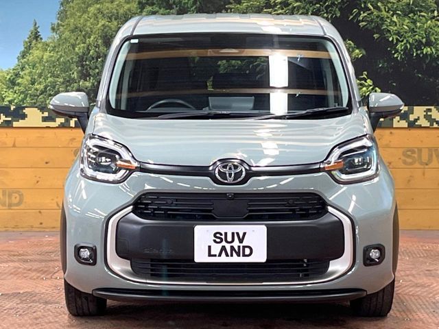 TOYOTA SIENTA HYBRID 2023