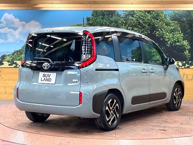 TOYOTA SIENTA HYBRID 2023