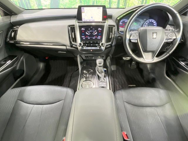 TOYOTA CROWN sedan hybrid 4WD 2018