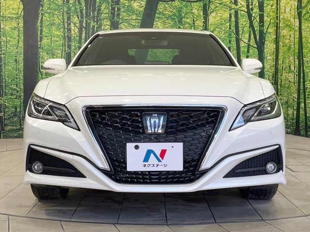 TOYOTA CROWN sedan hybrid 4WD 2018