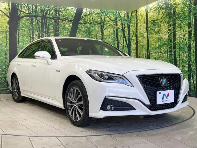 TOYOTA CROWN sedan hybrid 4WD 2018