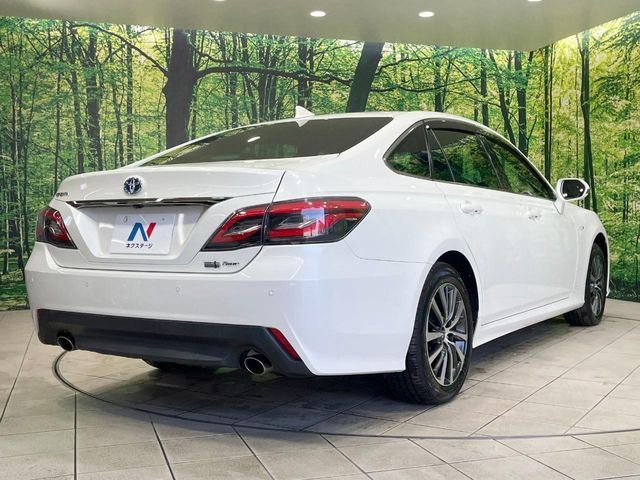 TOYOTA CROWN sedan hybrid 4WD 2018