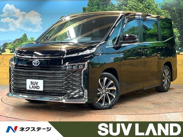 TOYOTA VOXY HYBRID 2023