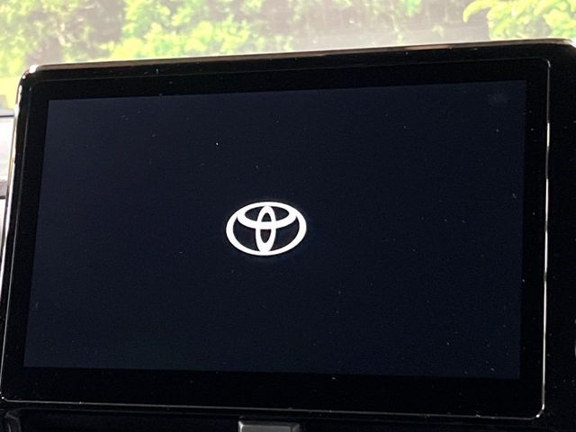 TOYOTA VOXY HYBRID 2023