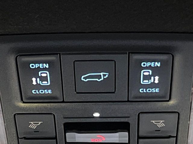 TOYOTA VOXY HYBRID 2023