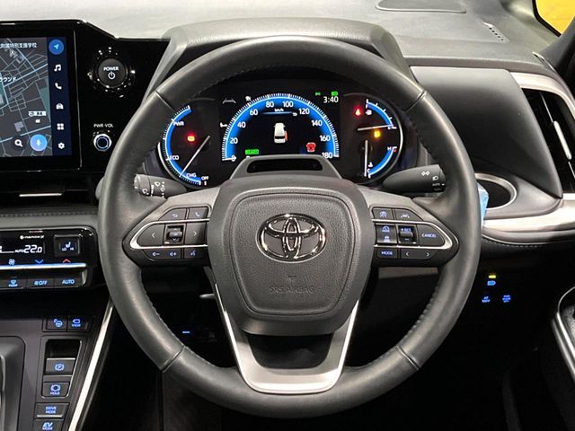 TOYOTA VOXY HYBRID 2023