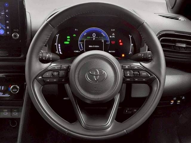 TOYOTA YARIS CROSS HYBRID 2025
