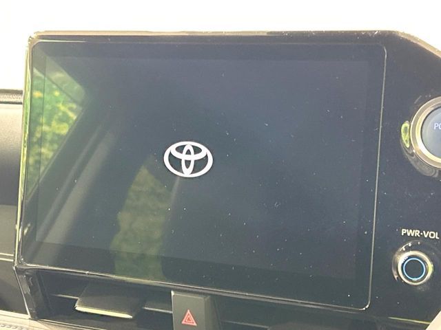 TOYOTA VOXY HYBRID 2022