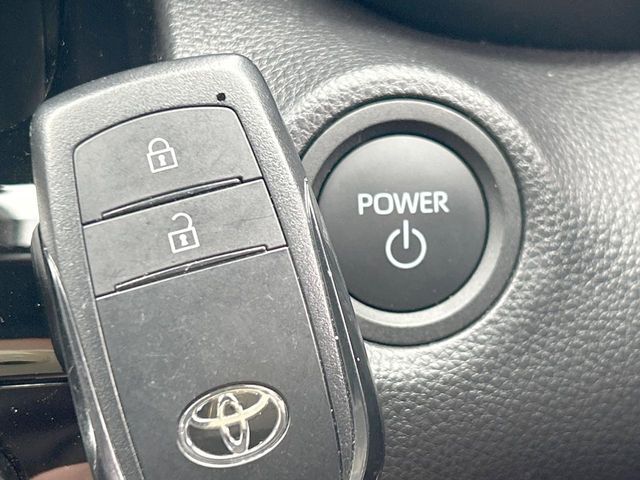 TOYOTA YARIS CROSS HYBRID 2025