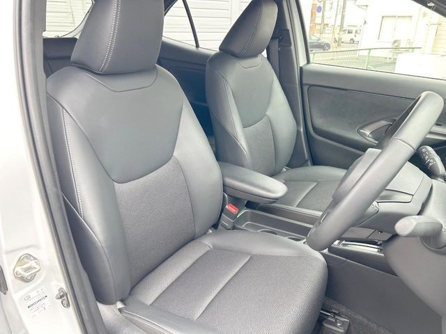 TOYOTA YARIS CROSS HYBRID 2025