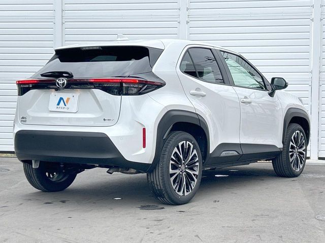 TOYOTA YARIS CROSS HYBRID 2025