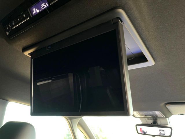 TOYOTA NOAH HYBRID 2024