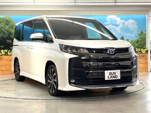 TOYOTA NOAH HYBRID 2024