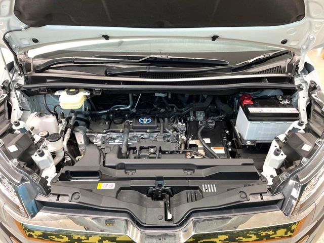 TOYOTA NOAH HYBRID 2024