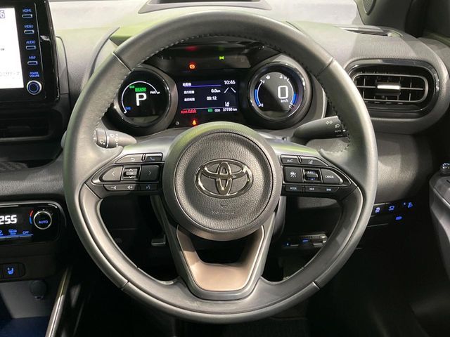 TOYOTA YARIS HYBRID 2021