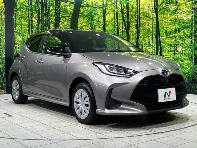 TOYOTA YARIS HYBRID 2021