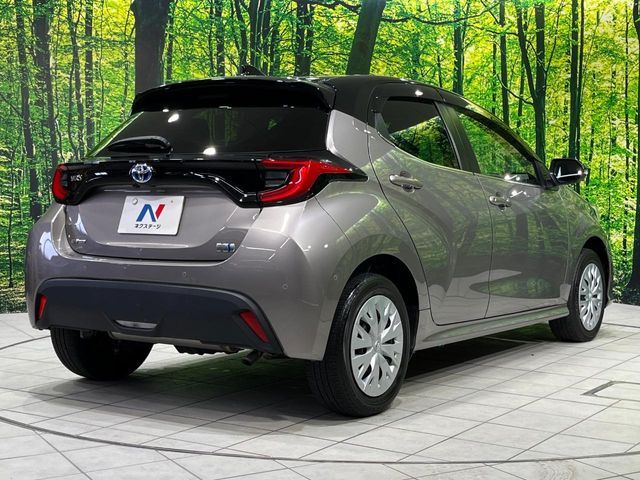 TOYOTA YARIS HYBRID 2021