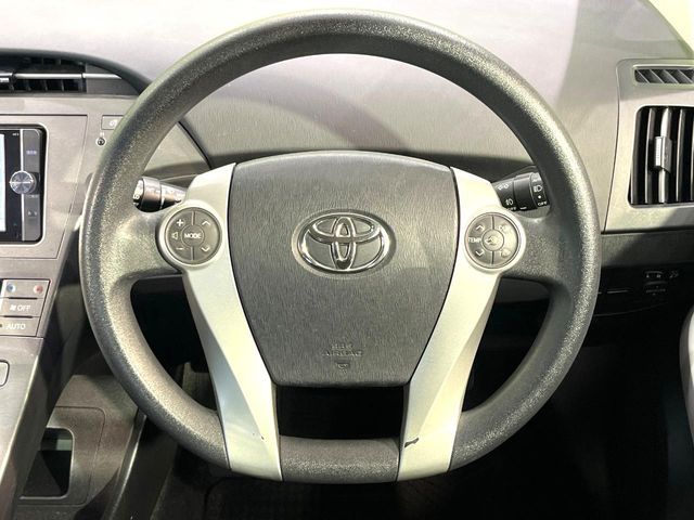 TOYOTA PRIUS 2012