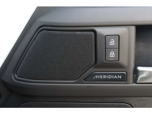 ROVER ROVER DEFENDER 2024