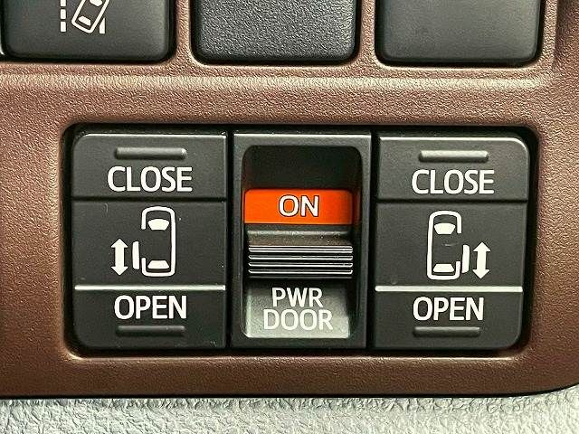 TOYOTA ESQUIRE HYBRID 2018