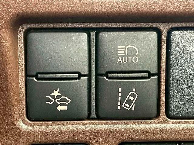 TOYOTA ESQUIRE HYBRID 2018