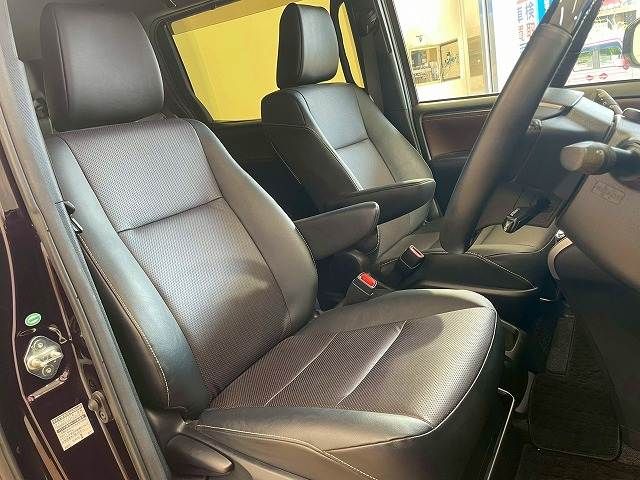 TOYOTA ESQUIRE HYBRID 2018