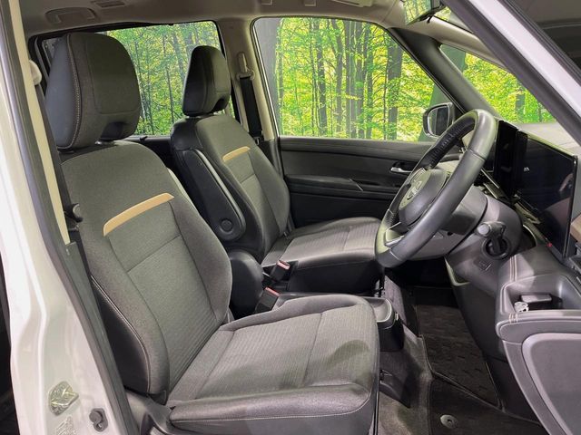 NISSAN SERENA  WG 2023