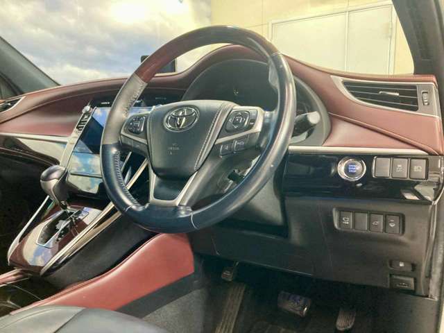 TOYOTA HARRIER 4WD 2014