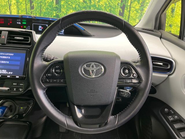 TOYOTA PRIUS 2021