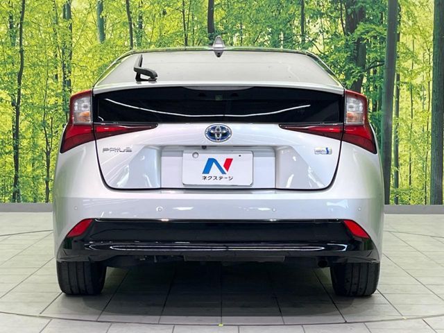 TOYOTA PRIUS 2021