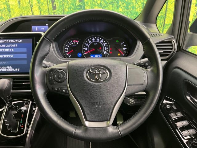 TOYOTA VOXY 2019