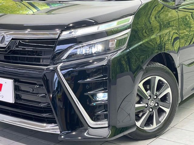 TOYOTA VOXY 2019