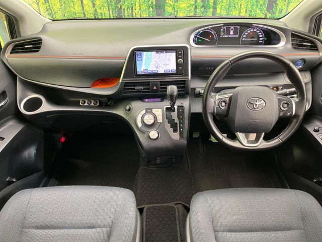 TOYOTA SIENTA HYBRID 2016