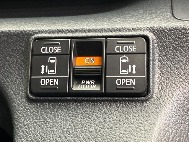 TOYOTA SIENTA HYBRID 2016